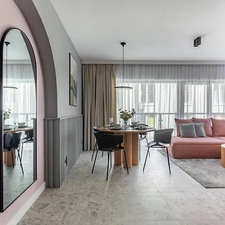 Apartment Obroncow Pokoju 15
