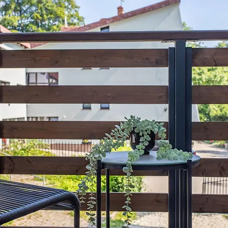 Obroncow Pokoju 15 *